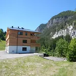 Franz Johann Aparts - 150m To Slopes Apartment Schladming