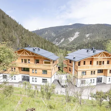 Franz Johann Aparts - 150m To Slopes Apartmán *
