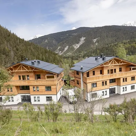 Franz Johann Aparts - 150m To Slopes Apartmán *