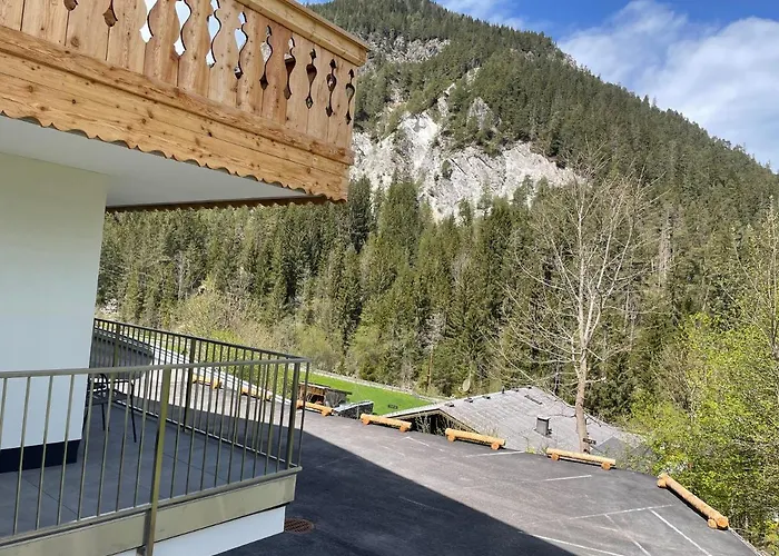 Franz Johann Aparts - 150m To Slopes شقة