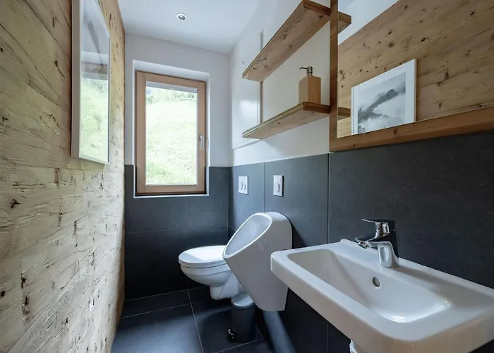 Franz Johann Aparts - 150m To Slopes *