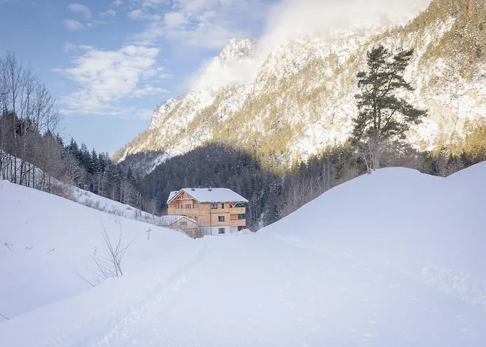 Franz Johann Aparts - 150m To Slopes سخلادميخ